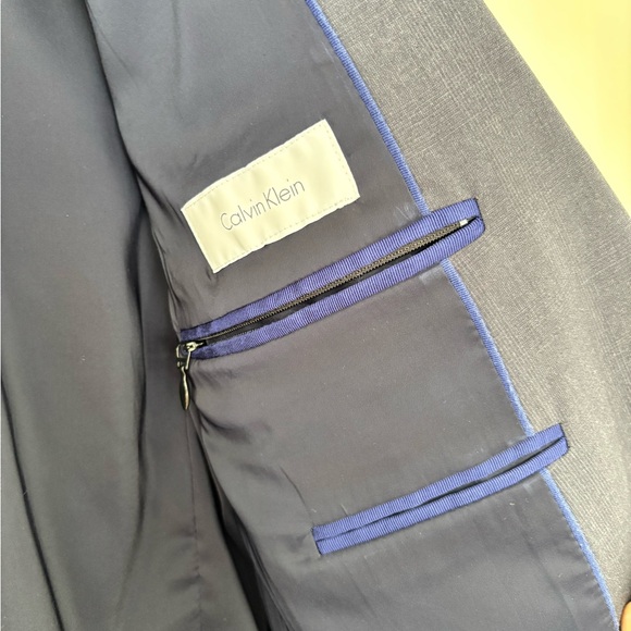 Calvin Klein Suit Navy Blue 2 Pc: XL/TL Slim Fit (42) Pants 33 x 32 - Picture 6 of 16